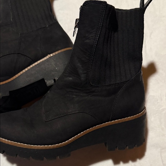 Blondo Black Ankle Booties - Picture 3 of 9